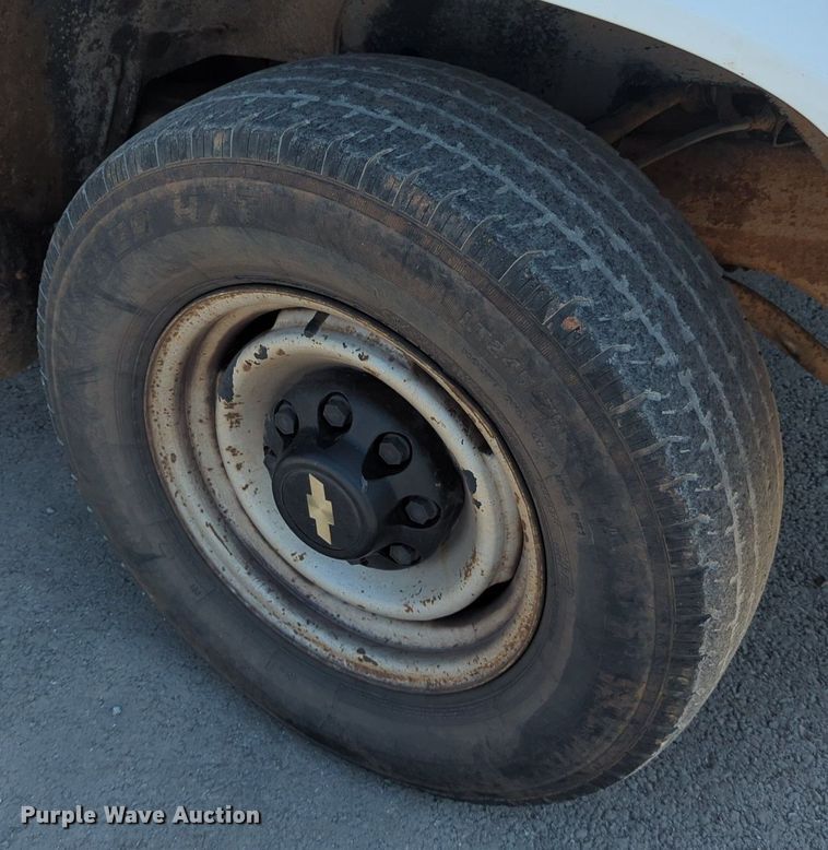 image for item DR6993 1998  Chevrolet C2500  utility bed pickup truck