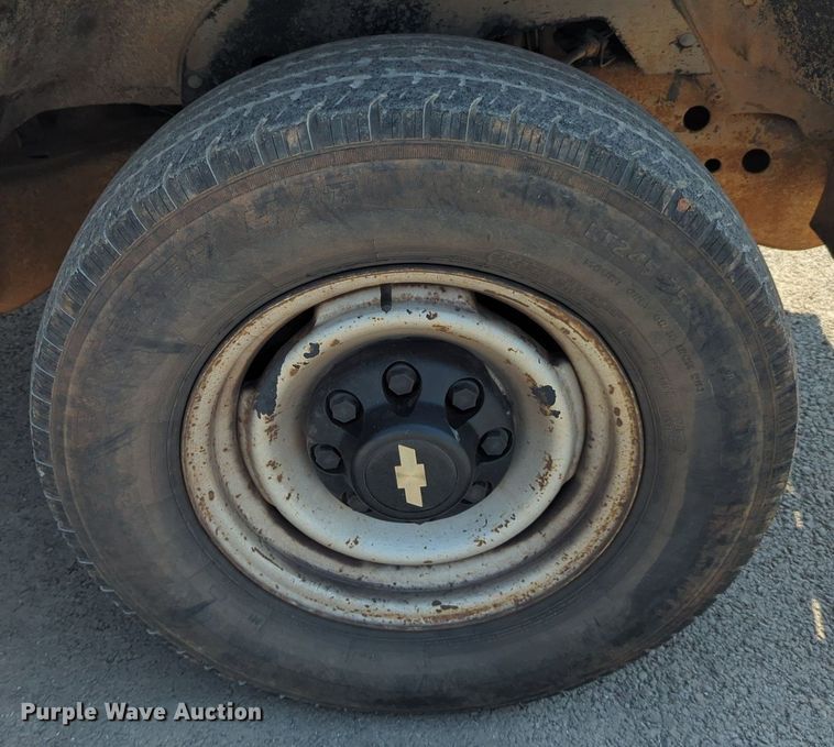 image for item DR6993 1998  Chevrolet C2500  utility bed pickup truck