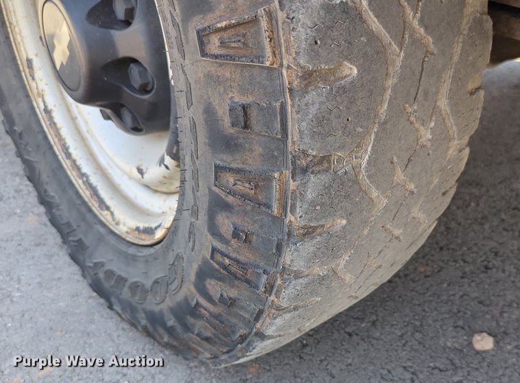 image for item DR6993 1998  Chevrolet C2500  utility bed pickup truck