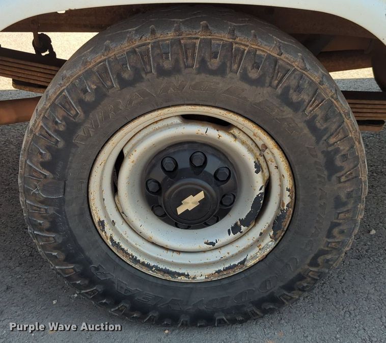 image for item DR6993 1998  Chevrolet C2500  utility bed pickup truck