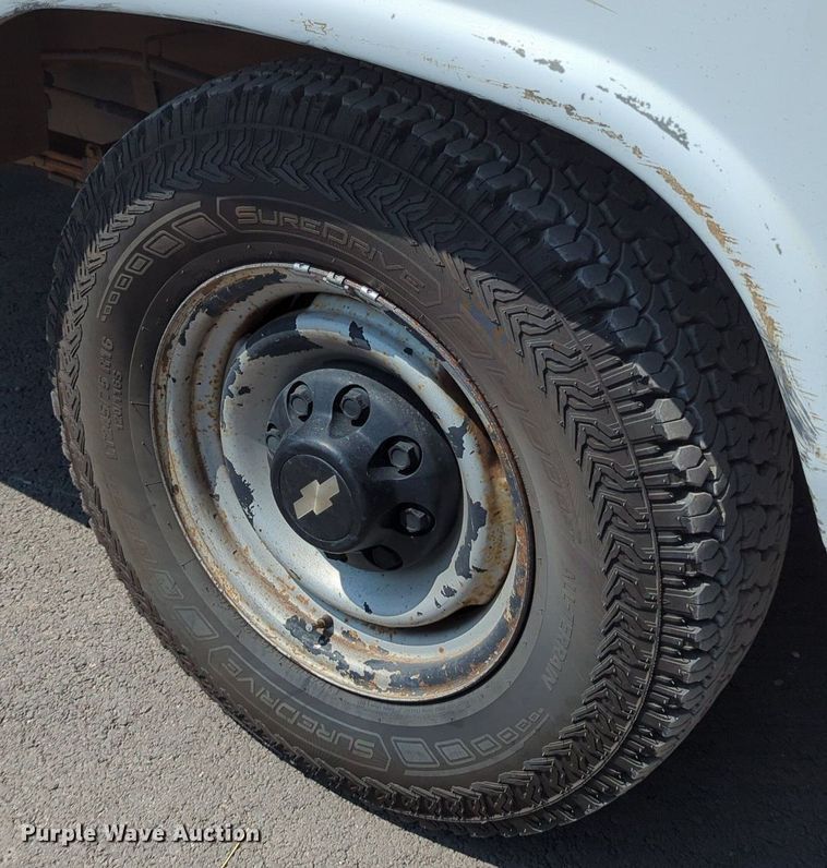 image for item DR6993 1998  Chevrolet C2500  utility bed pickup truck