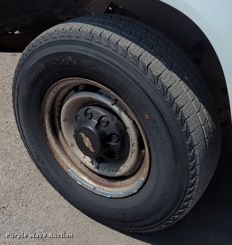 image for item DR6993 1998  Chevrolet C2500  utility bed pickup truck