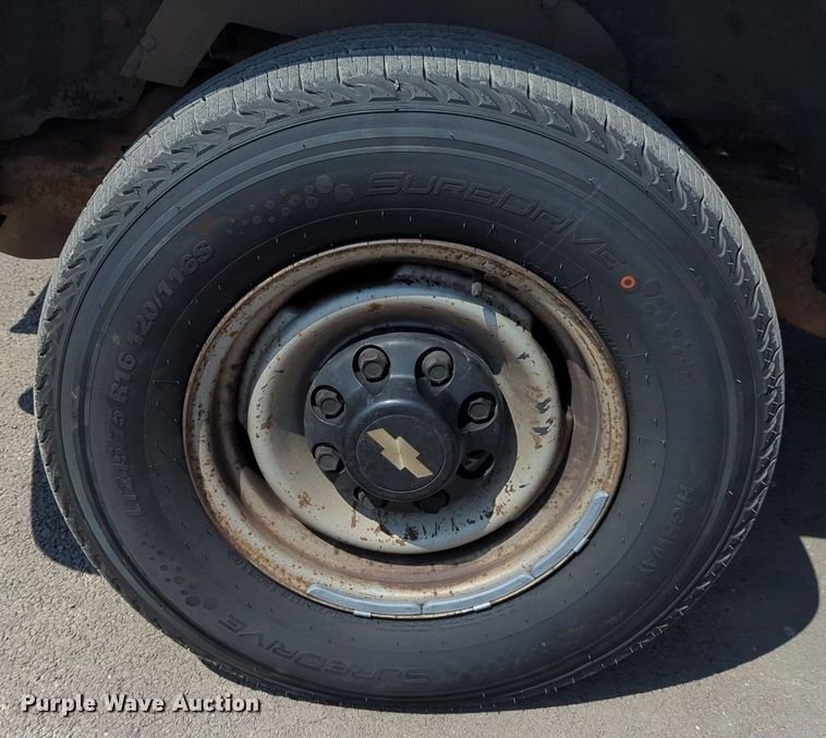 image for item DR6993 1998  Chevrolet C2500  utility bed pickup truck