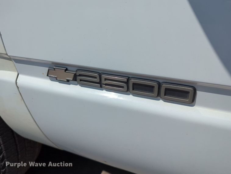 image for item DR6993 1998  Chevrolet C2500  utility bed pickup truck