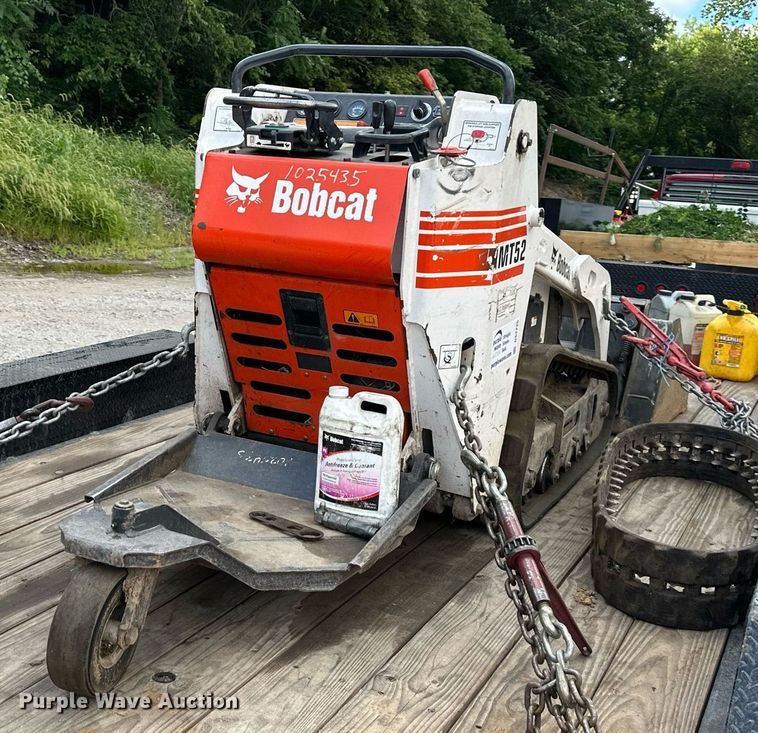 image for item DS2225 2009 Bobcat MT52 compact utility loader with Load Trail utility trailer