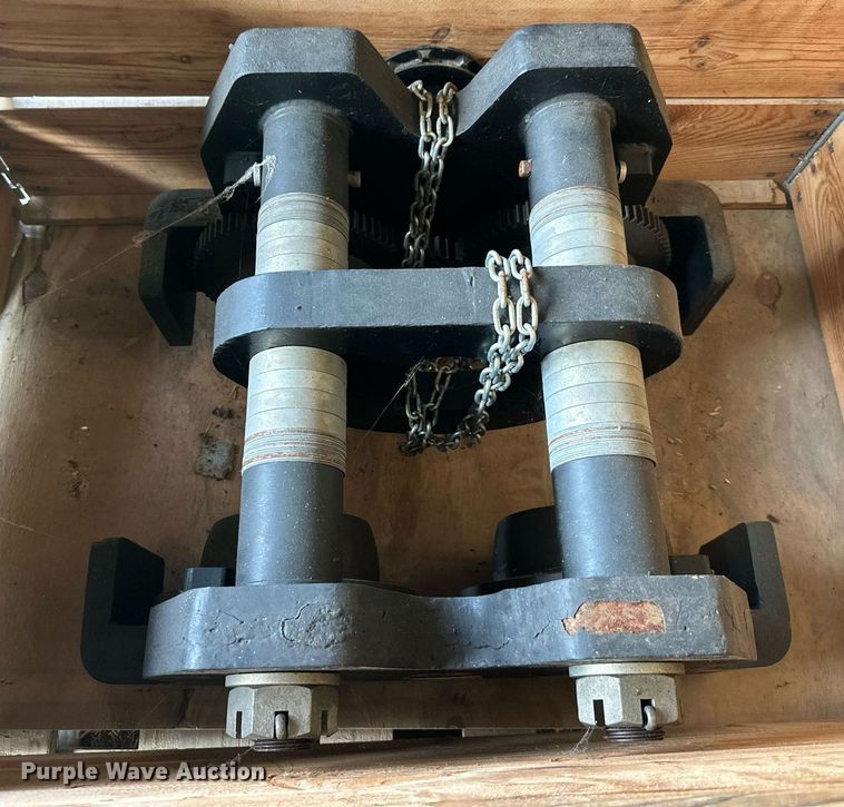 image for item DS2277 2007 AMH GTA200-38  beam trolley