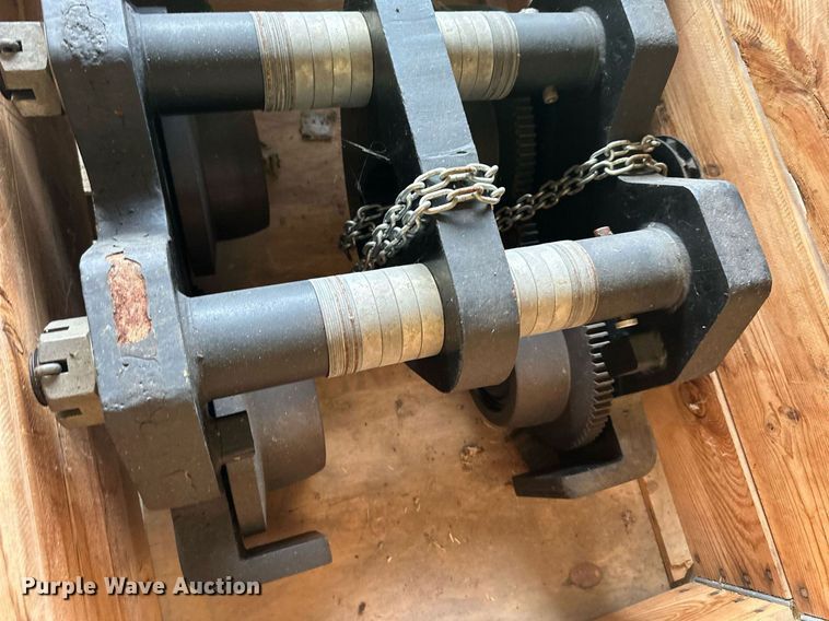 image for item DS2277 2007 AMH GTA200-38  beam trolley