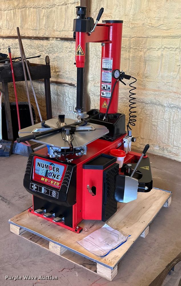 image for item DS2285 Number one MD-620  tire machine