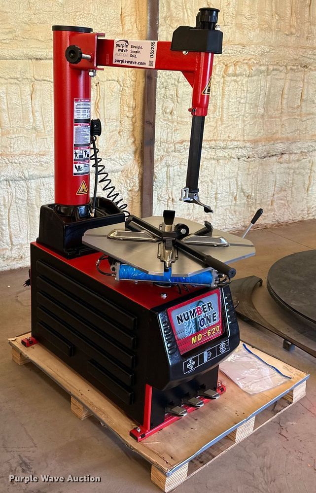 image for item DS2285 Number one MD-620  tire machine