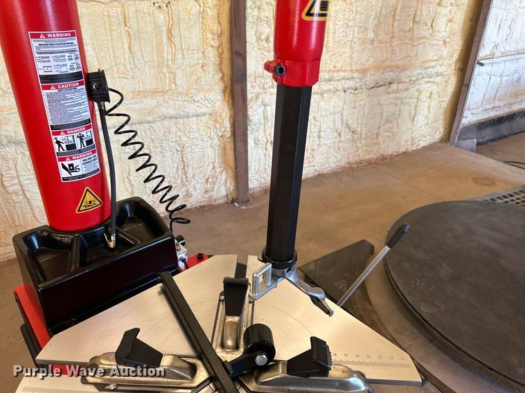 image for item DS2285 Number one MD-620  tire machine