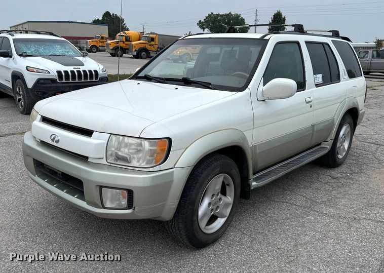 image for item DS2293 2001 Infinity QX4  SUV