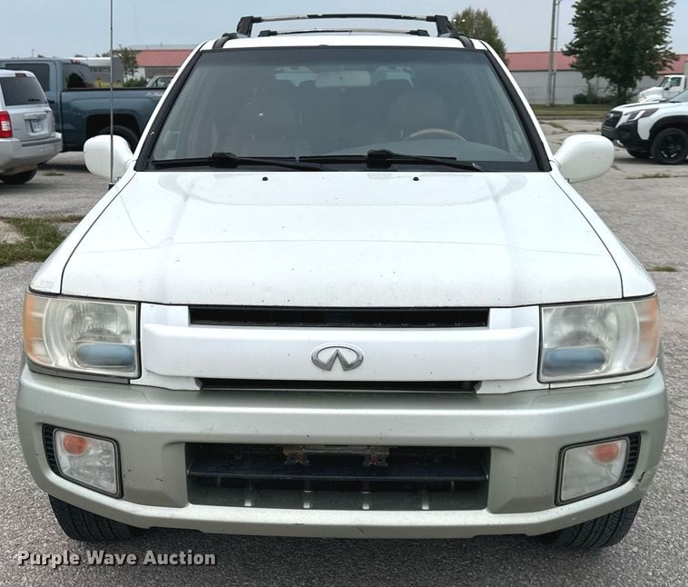 image for item DS2293 2001 Infinity QX4  SUV