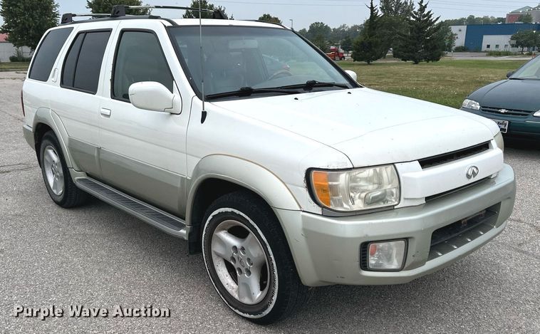 image for item DS2293 2001 Infinity QX4  SUV