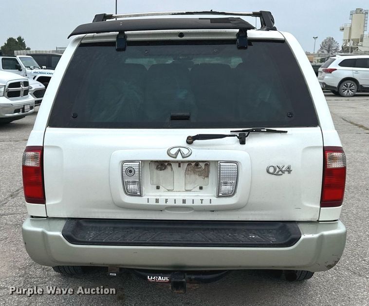 image for item DS2293 2001 Infinity QX4  SUV