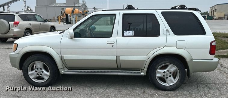 image for item DS2293 2001 Infinity QX4  SUV