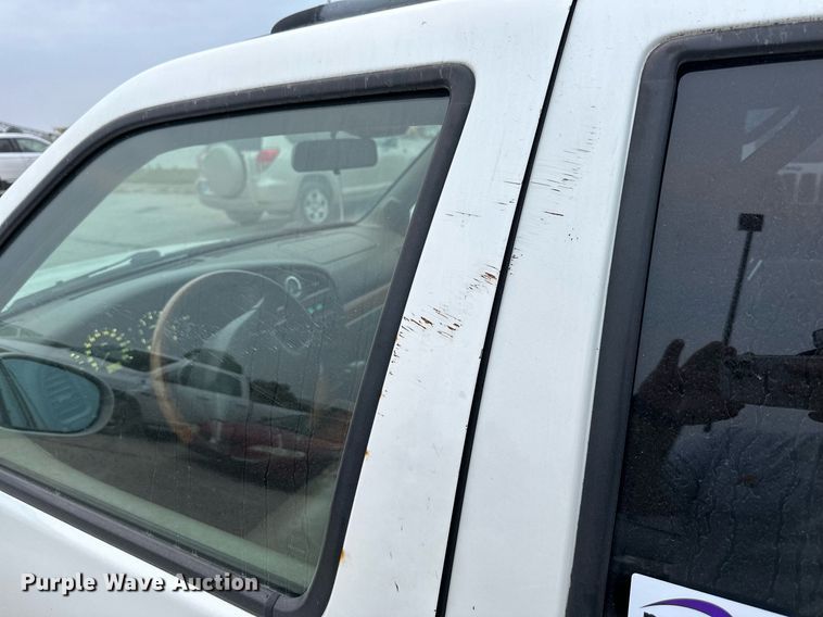 image for item DS2293 2001 Infinity QX4  SUV