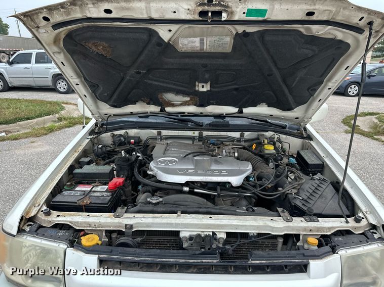 image for item DS2293 2001 Infinity QX4  SUV