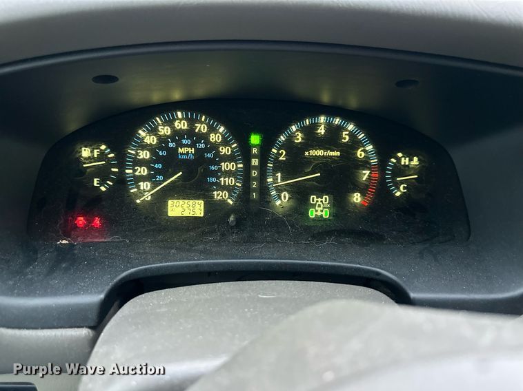 image for item DS2293 2001 Infinity QX4  SUV