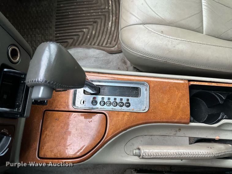 image for item DS2293 2001 Infinity QX4  SUV