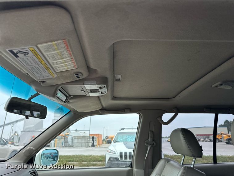 image for item DS2293 2001 Infinity QX4  SUV