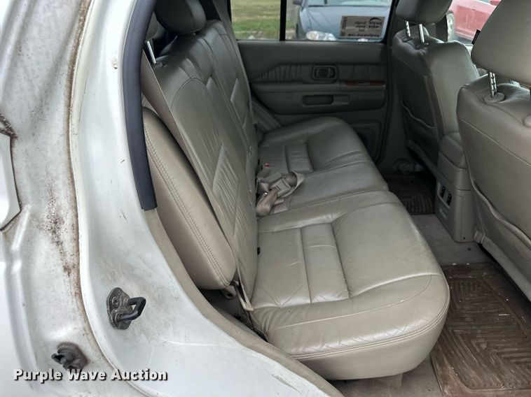 image for item DS2293 2001 Infinity QX4  SUV