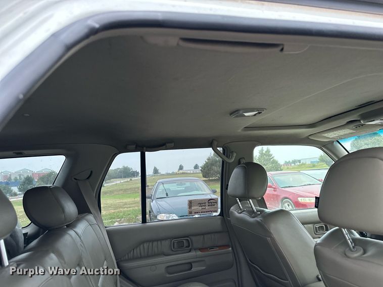 image for item DS2293 2001 Infinity QX4  SUV