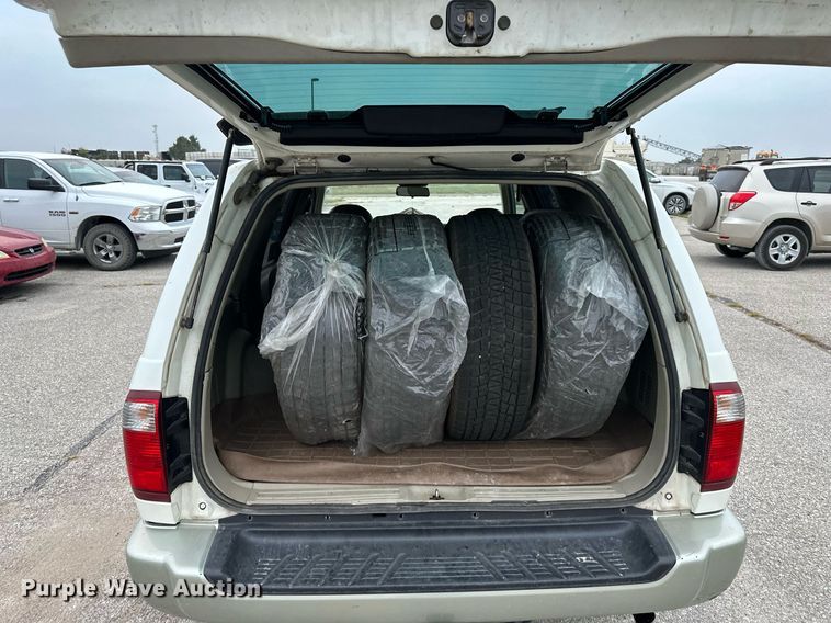 image for item DS2293 2001 Infinity QX4  SUV