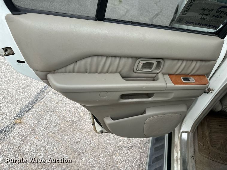 image for item DS2293 2001 Infinity QX4  SUV