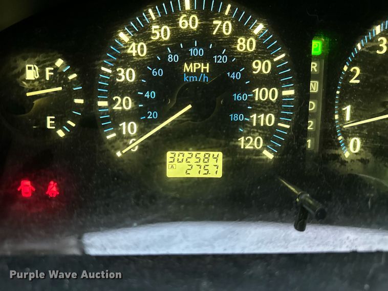 image for item DS2293 2001 Infinity QX4  SUV