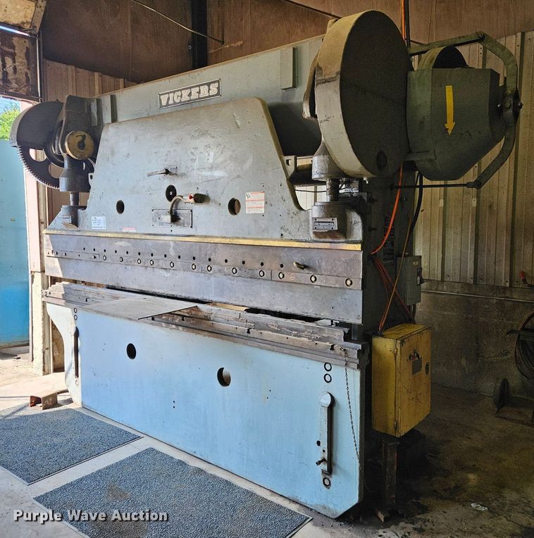 image for item DS6476 Vickers PB65-8  press brake