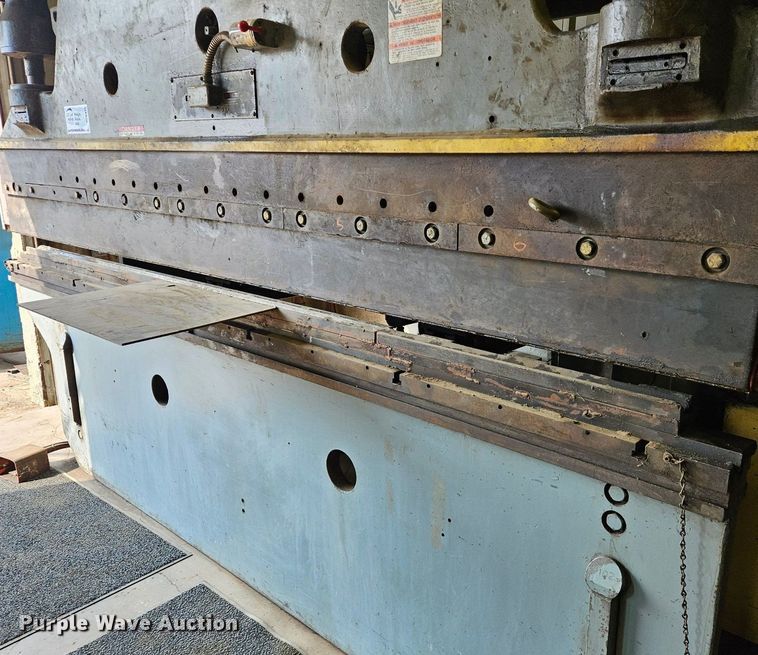 image for item DS6476 Vickers PB65-8  press brake