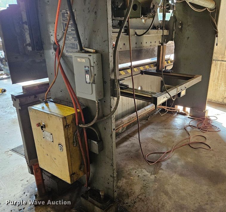 image for item DS6476 Vickers PB65-8  press brake
