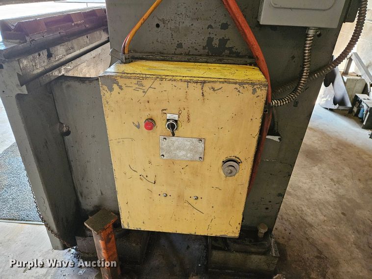 image for item DS6476 Vickers PB65-8  press brake
