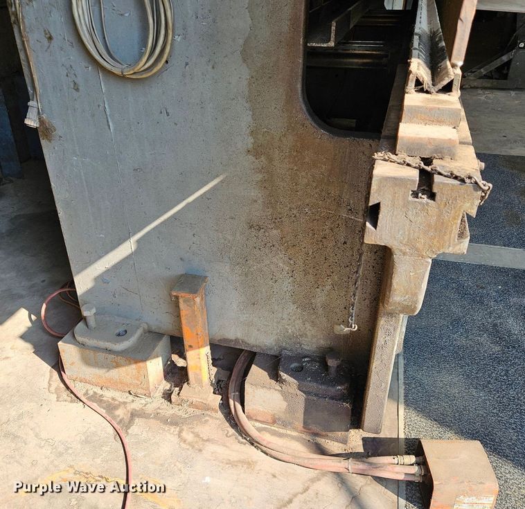 image for item DS6476 Vickers PB65-8  press brake