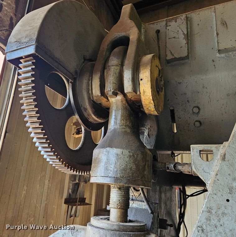 image for item DS6476 Vickers PB65-8  press brake