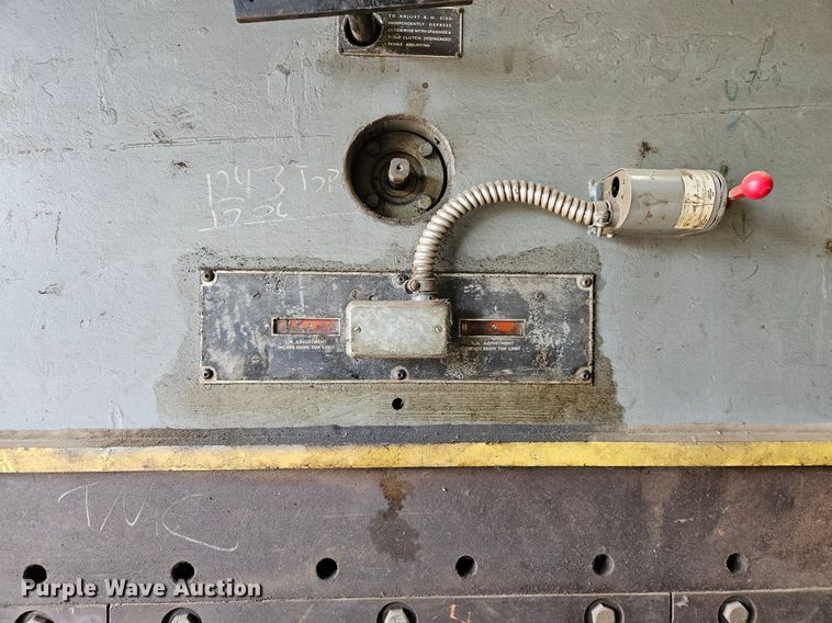 image for item DS6476 Vickers PB65-8  press brake