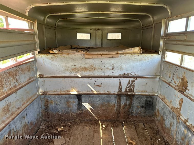 image for item DS7141 1988 Travalong  livestock trailer