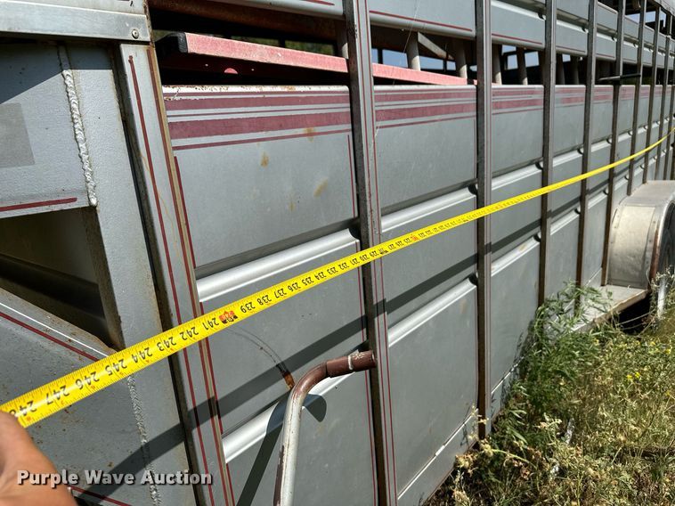 image for item DS7141 1988 Travalong  livestock trailer