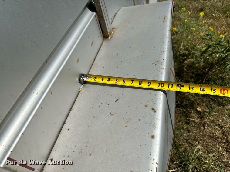 image for item DS7141 1988 Travalong  livestock trailer