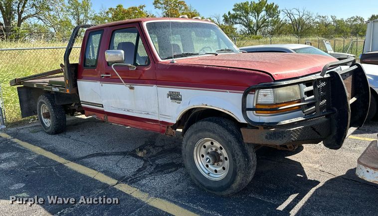 image for item DS7156 1997 Ford F250 HD SuperCab bale bed pickup truck