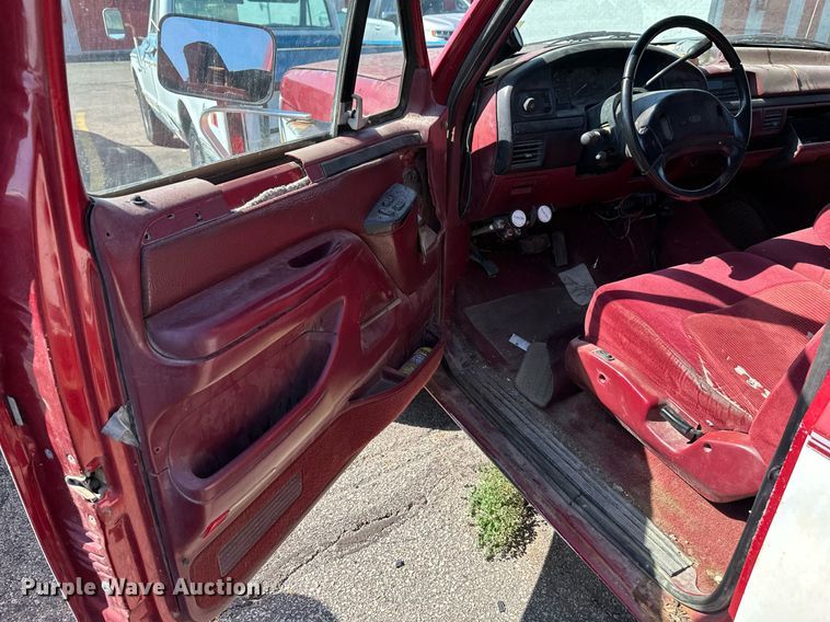 image for item DS7156 1997 Ford F250 HD SuperCab bale bed pickup truck