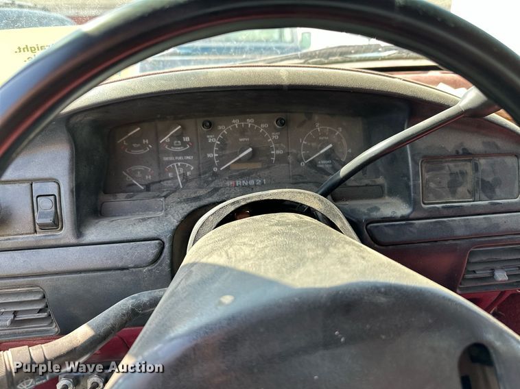 image for item DS7156 1997 Ford F250 HD SuperCab bale bed pickup truck