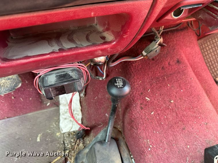 image for item DS7156 1997 Ford F250 HD SuperCab bale bed pickup truck