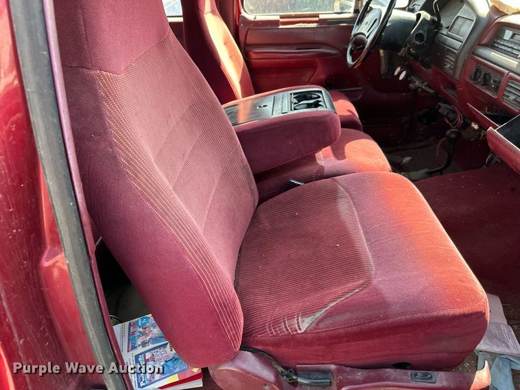 image for item DS7156 1997 Ford F250 HD SuperCab bale bed pickup truck