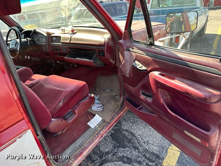 image for item DS7156 1997 Ford F250 HD SuperCab bale bed pickup truck