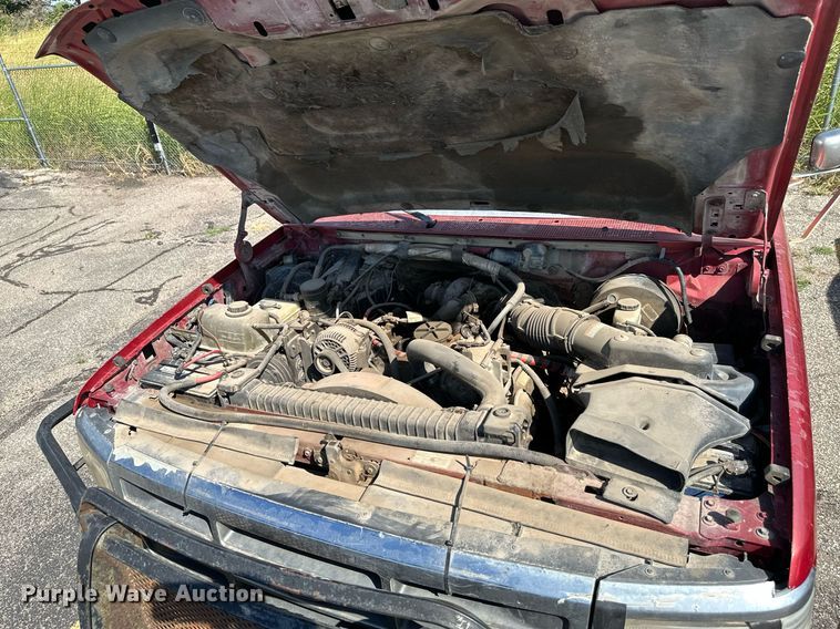 image for item DS7156 1997 Ford F250 HD SuperCab bale bed pickup truck