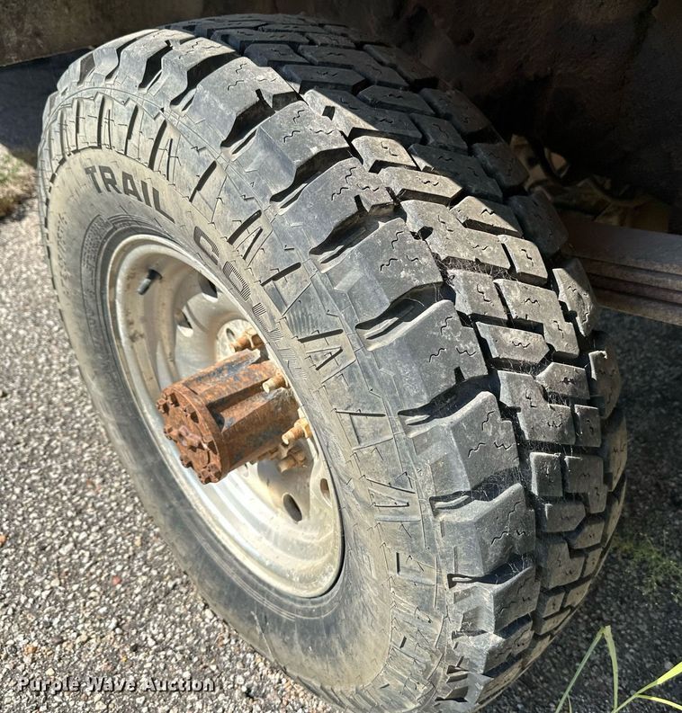 image for item DS7156 1997 Ford F250 HD SuperCab bale bed pickup truck