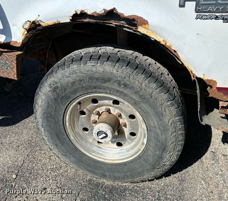 image for item DS7156 1997 Ford F250 HD SuperCab bale bed pickup truck