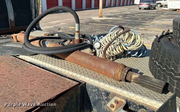 image for item DS7164 1973 Peterbilt 359ST semi truck