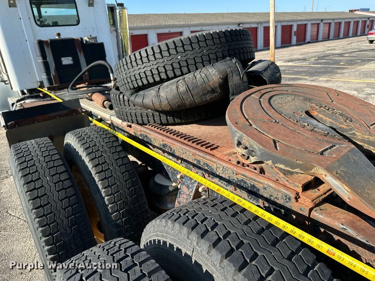 image for item DS7164 1973 Peterbilt 359ST semi truck